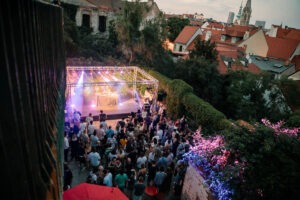 Večer na hradbách počas BKL 2024, DJ set v spojení so ženským hlasom