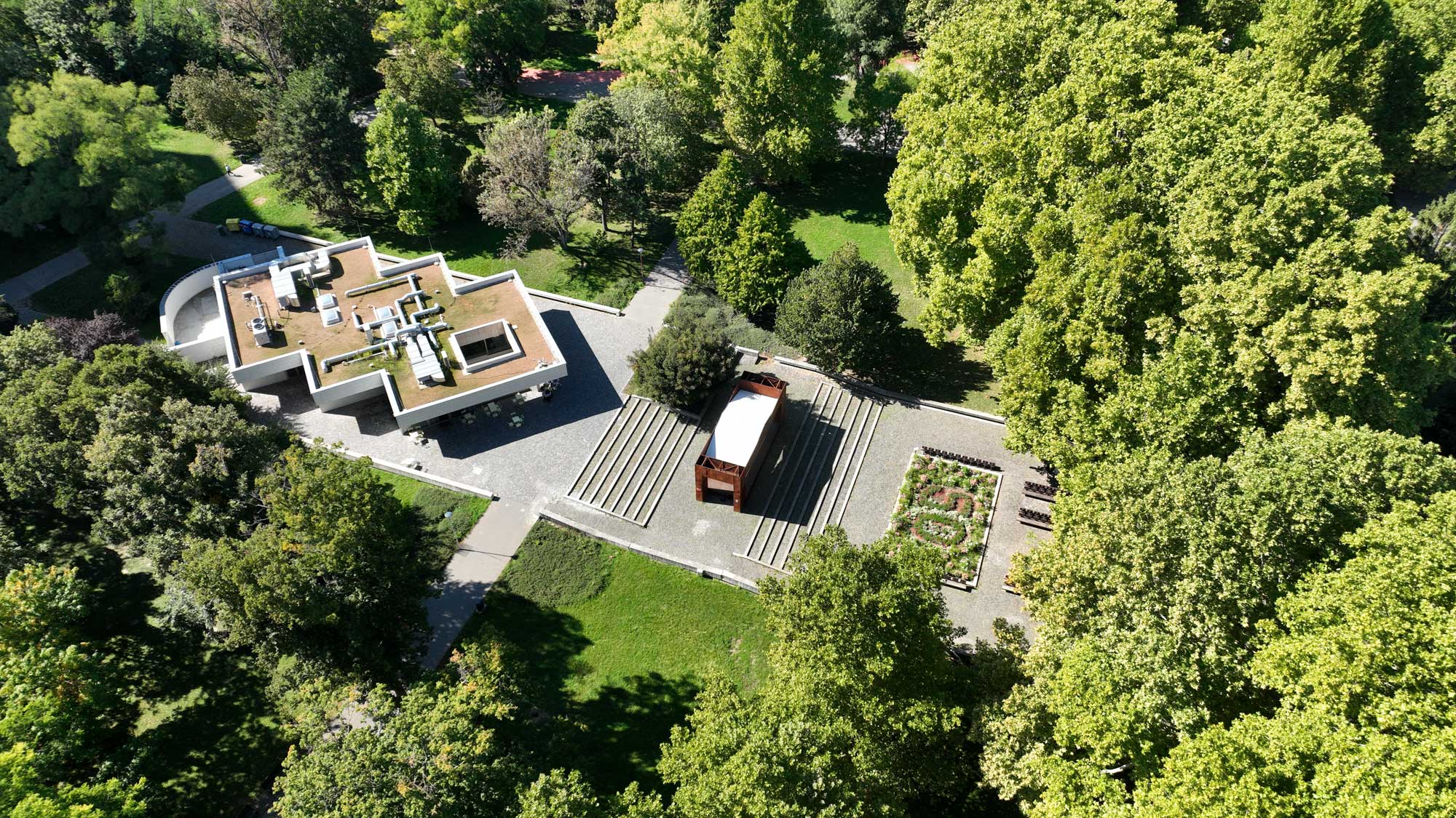 Kultúrna scéne v Sade Janka Kráľa - záber z dronu