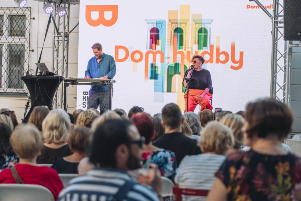 Koncert na nádvorí Domu hudby, Peter Lipa ml. a Svetlana Rymarenko