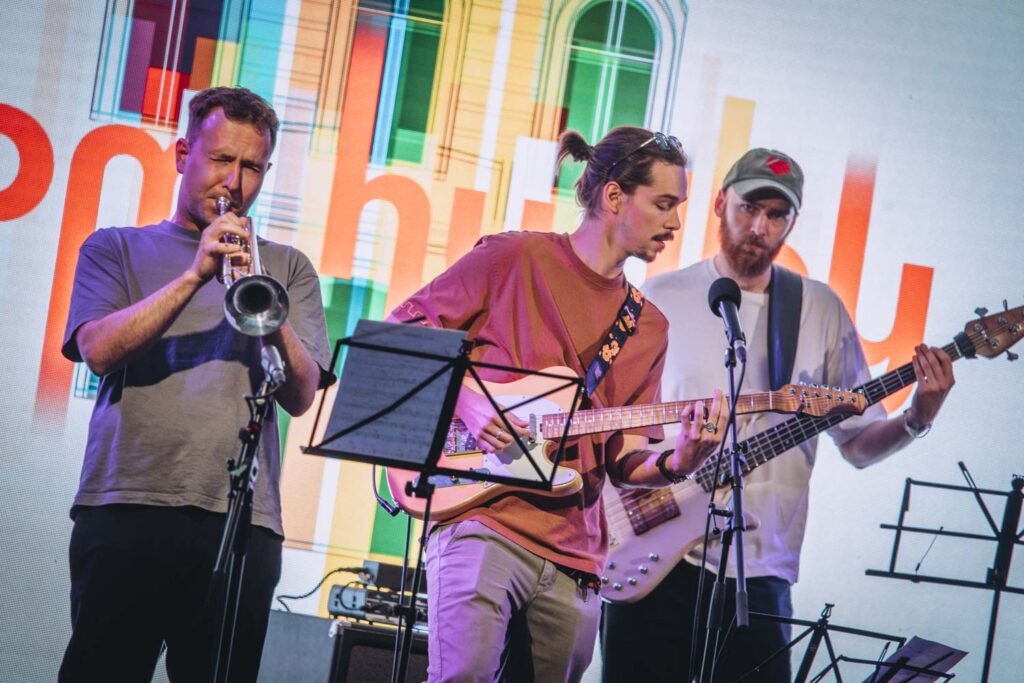 Leto v Dome hudby: Showcase hudobných talentov, vystúpenie hudobnej skupiny