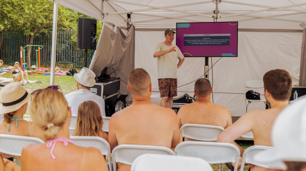 Fête à la piscine Grenouille, conférence