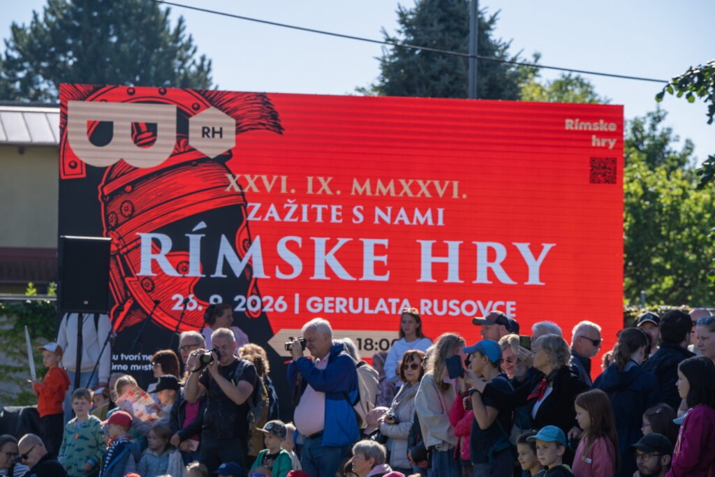 Rímske hry 2026, oranžový baner
